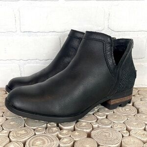 Sorel Lolla Black Leather Cutout Chunky Heel Ankle Bootie Boots 6.5